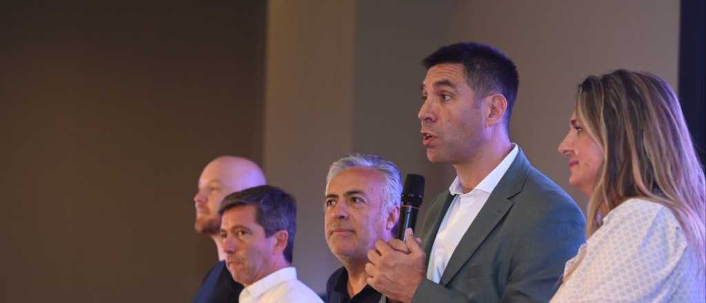 Correa Llano apunt&oacute; contra el desdoblamiento y defendi&oacute; la alianza con Cornejo