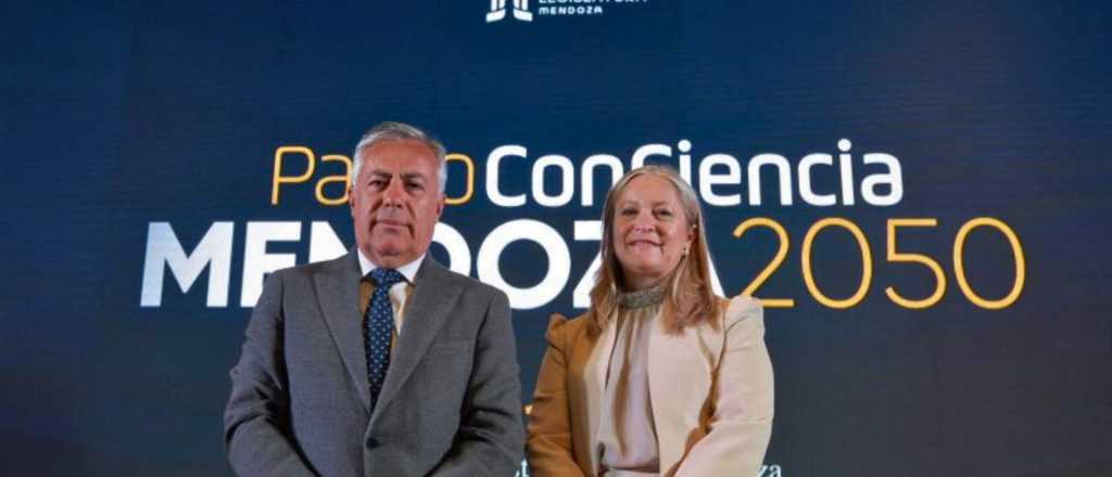 Cornejo habló de "artículos en desuso" y cambios en la Constitución de Mendoza