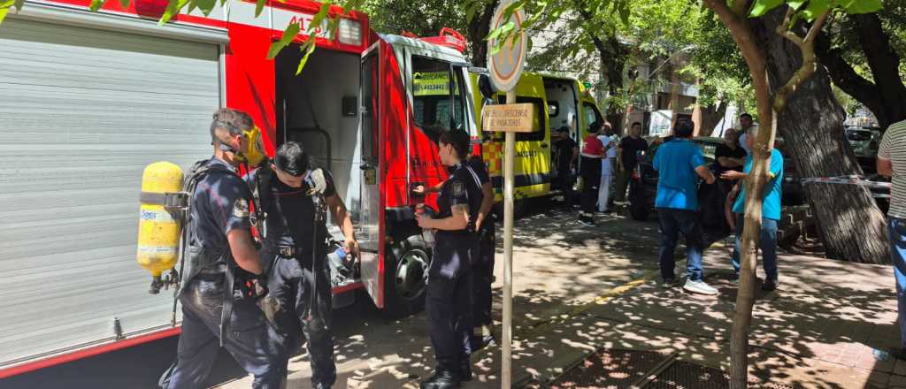 Rescataron a cuatro trabajadores que inhalaron monóxido en Ciudad