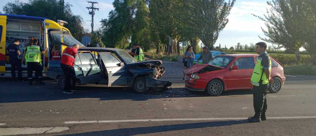 Dos autos chocaron de frente en Ruta 60: un herido hospitalizado
