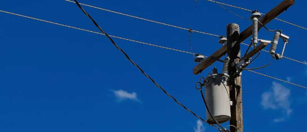 Muri&oacute; un operario tras caer de un poste en Godoy Cruz