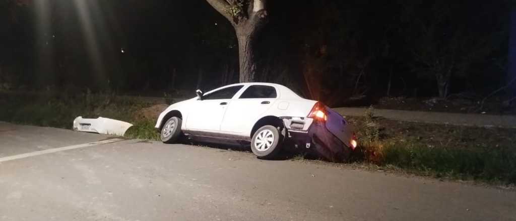 Manejaba borracho y cay&oacute; con su auto a una acequia en Luj&aacute;n