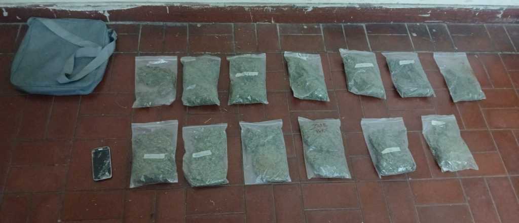 Intentó escapar y lo detuvieron con 20 bolsas de marihuana en Ciudad