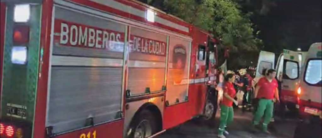 Colaps&oacute; un escenario de un boliche en Buenos Aires: hay 9 heridos