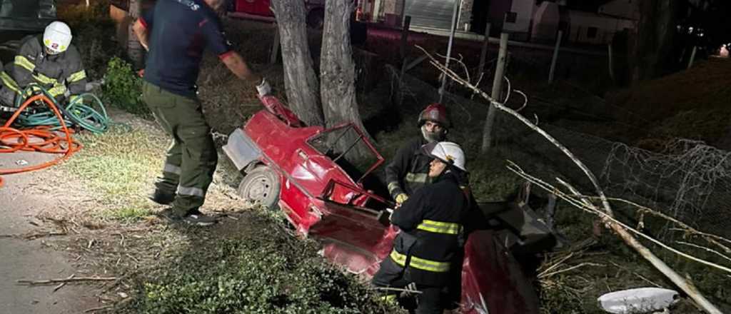 Impactante accidente en Maipú: un conductor quedó atrapado