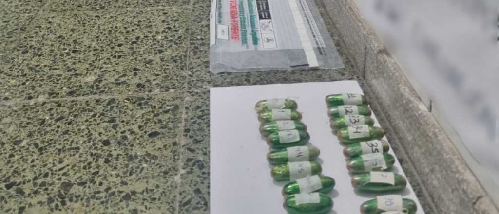 Detuvieron a 3 "mulas" que traían droga a Mendoza en sus estómagos