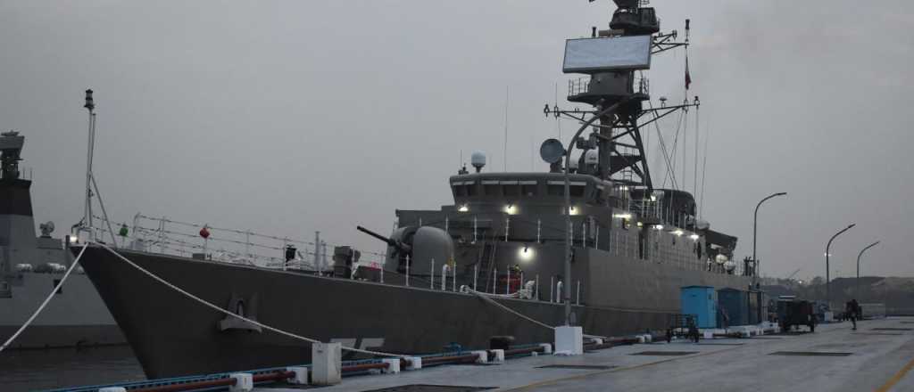 USA hundió un buque iraní y hay cientos de desaparecidos