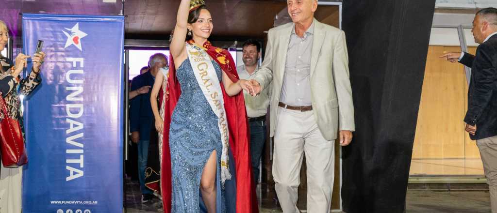 San Martín recibió a más de 400 invitados en el brindis solidario