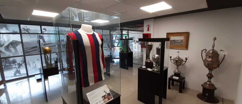 La historia oculta del trofeo que ganó Gimnasia en 1970 y está en el Estadio Kempes