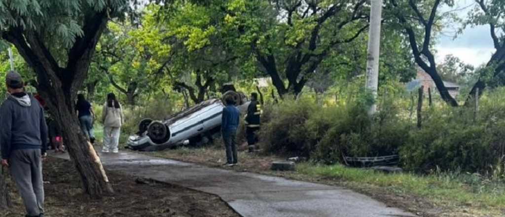 Murió una niña de 8 años por un vuelco en la Ruta 143