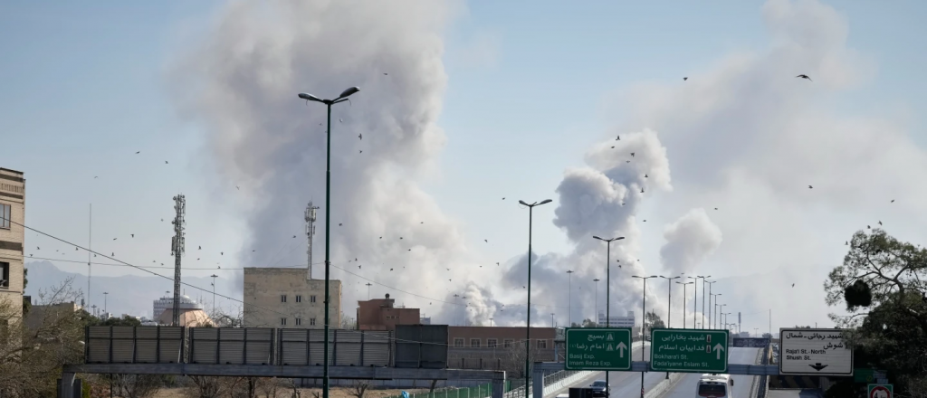 Trump exige la rendici&oacute;n de Ir&aacute;n y escala el conflicto con Israel