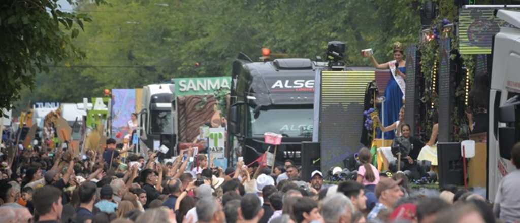 Carrusel de fotos: tradici&oacute;n, historia y miles de personas en las calles