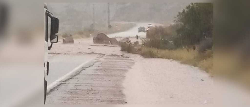Video: cortes en la Ruta 7 por desprendimiento de material