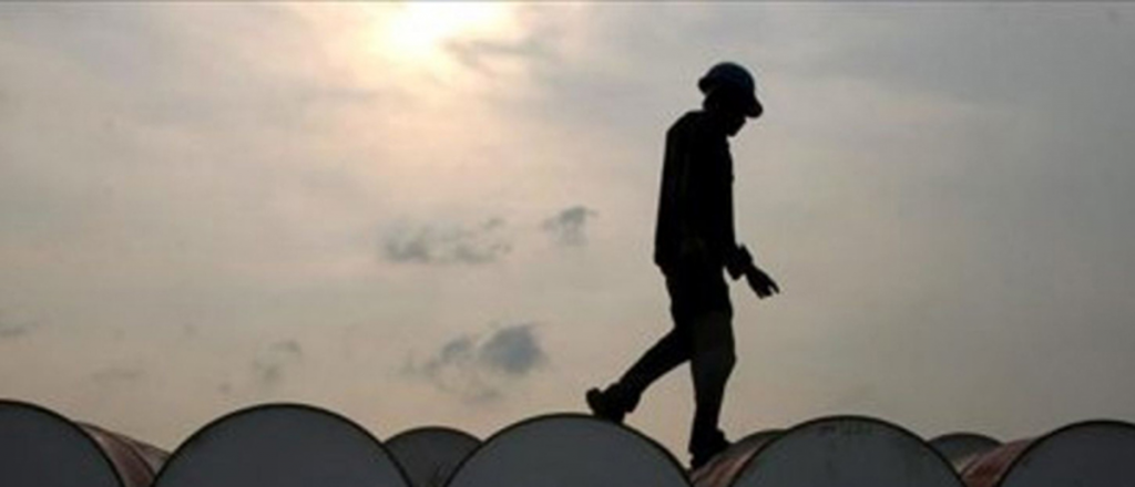 El petr&oacute;leo se dispara por la guerra en Medio Oriente y sacude a los mercados