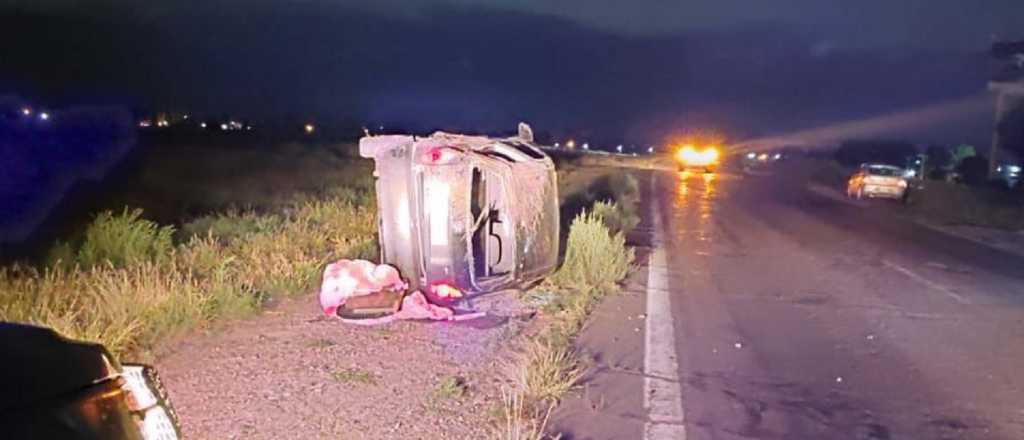 Una conductora protagonizó un aparatoso vuelco en el Acceso Este