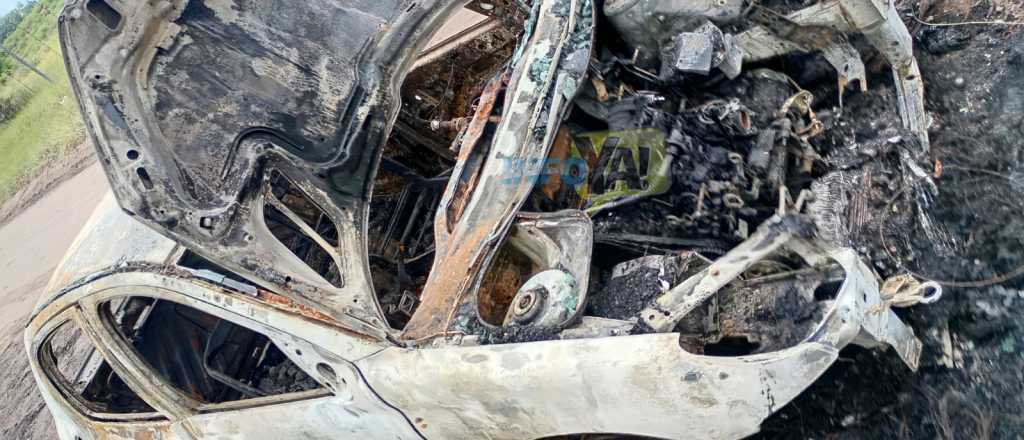 Video: tres ladrones robaron un auto y luego lo incendiaron en San Rafael