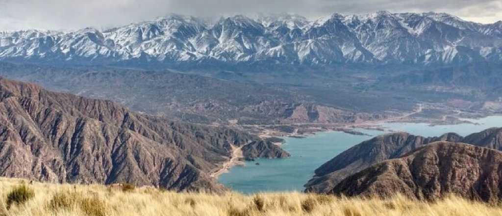 El cerro cerca de la Ciudad que tiene la vista más alucinante de Potrerillos