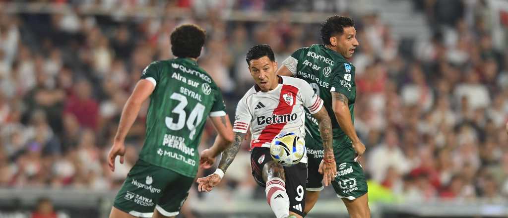 River vence por 2-0 a Sarmiento de Jun&iacute;n