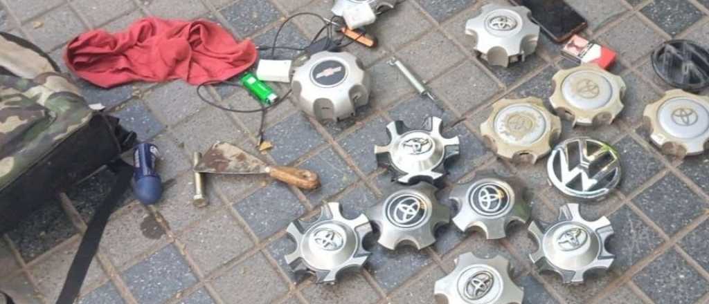 Detuvieron a un hombre robando objetos de autos en la Quinta Secci&oacute;n