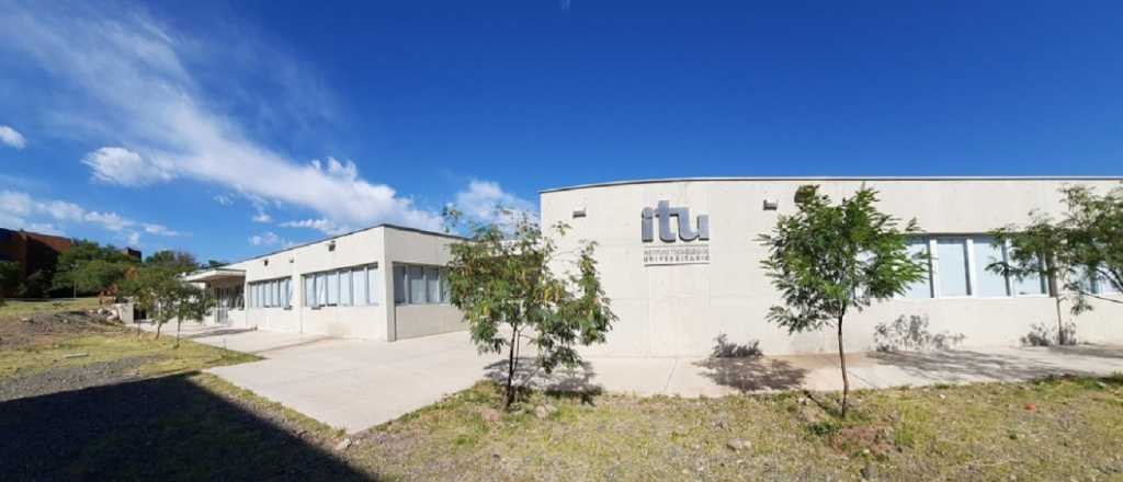 Cuál fue la carrera estrella que rompió récord de inscripciones en el ITU