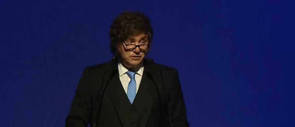 Milei pas&oacute; por Tucum&aacute;n antes de Hungr&iacute;a y volvi&oacute; a apuntar contra Alberto