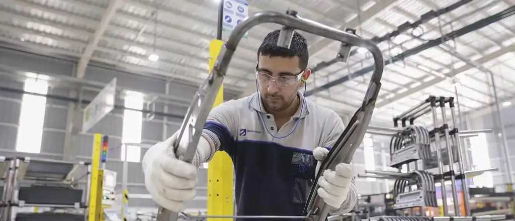 La econom&iacute;a creci&oacute; m&aacute;s de 4% en 2025: qu&eacute; sectores ganaron y cu&aacute;les cayeron