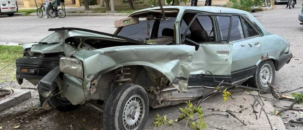 Fuerte accidente en San Rafael dej&oacute; a un conductor en grave estado