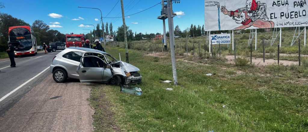 Una pareja herida tras chocar contra un poste en San Rafael