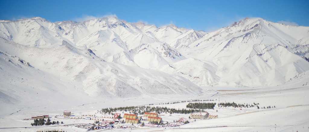 Video: la nevada en Las Le&ntilde;as cubri&oacute; todo este domingo