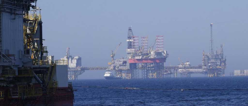 El petróleo se desploma tras el giro inesperado de Trump con Irán