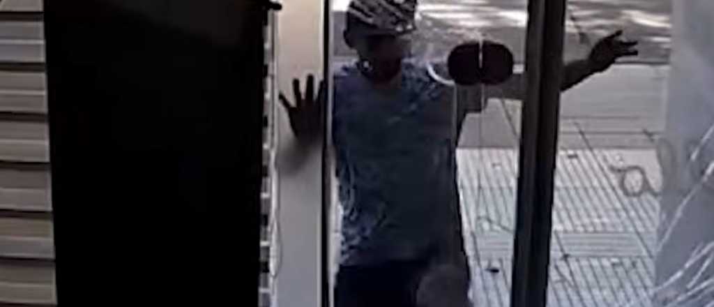 Video: robaron nuevamente un local de teléfonos en San Rafael