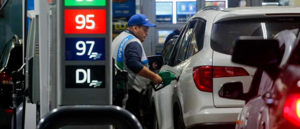 Ya rige el "bencinazo" en Chile: a cu&aacute;nto qued&oacute; el combustible