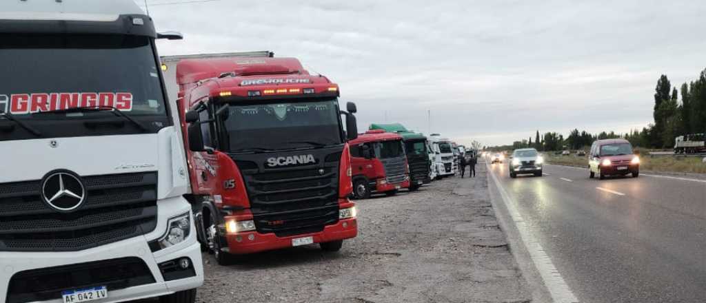 Camioneros cortaron la Ruta 7 por el aumento del combustible