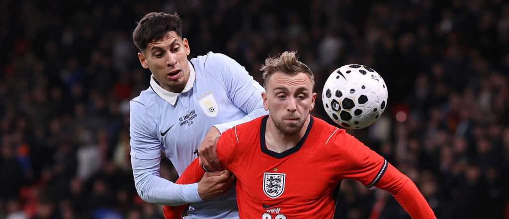 Uruguay rescat&oacute; un empate ag&oacute;nico ante Inglaterra en Wembley