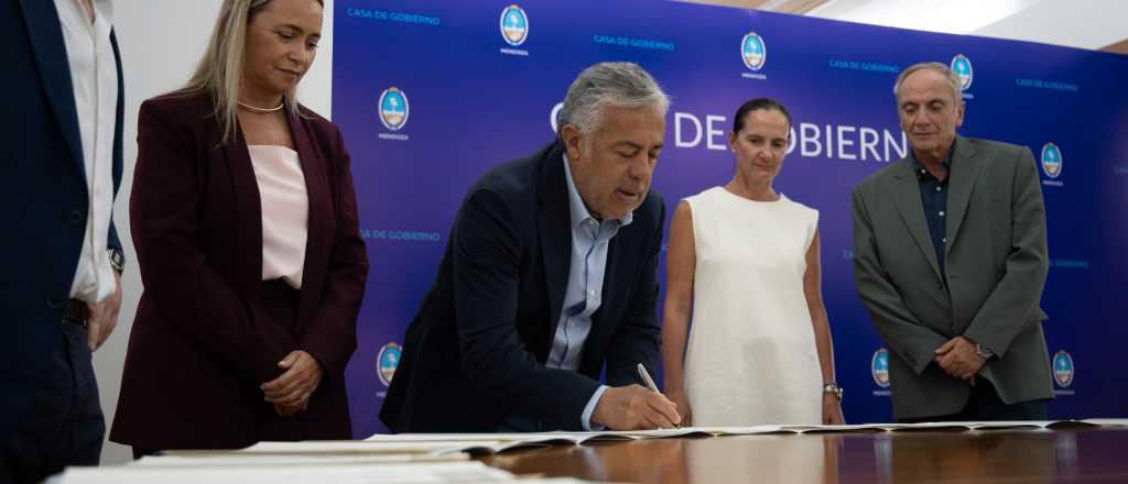 Entregaron 40 escrituras a familias de San Mart&iacute;n