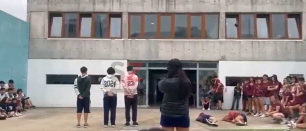 Tras el crimen en Santa Fe, alumnos simularon un fusilamiento en una escuela