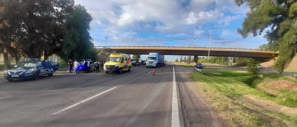 Un cami&oacute;n atropell&oacute; a una mujer en el Acceso Sur
