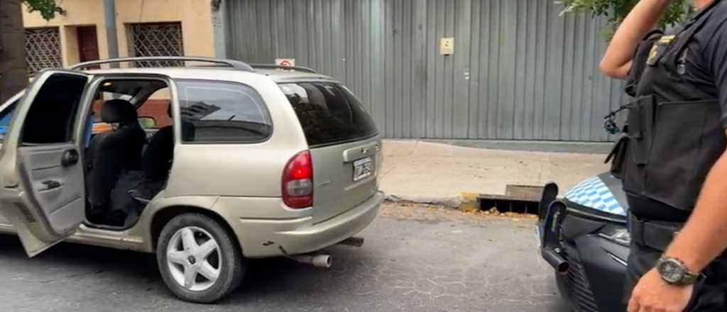 Una policía pensó que la raptaban en una app de viajes y baleó a 3 personas