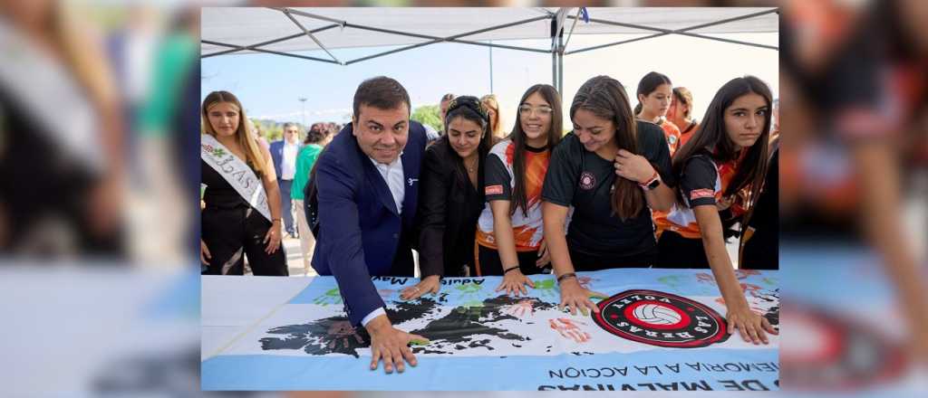 Las Heras conmemoró el Día del Veterano con un acto en la Plaza 2 de Abril