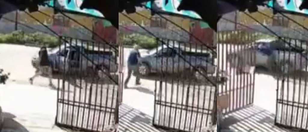 Video: un ladr&oacute;n arrastr&oacute; a un jubilado al robarle su camioneta en Las Heras