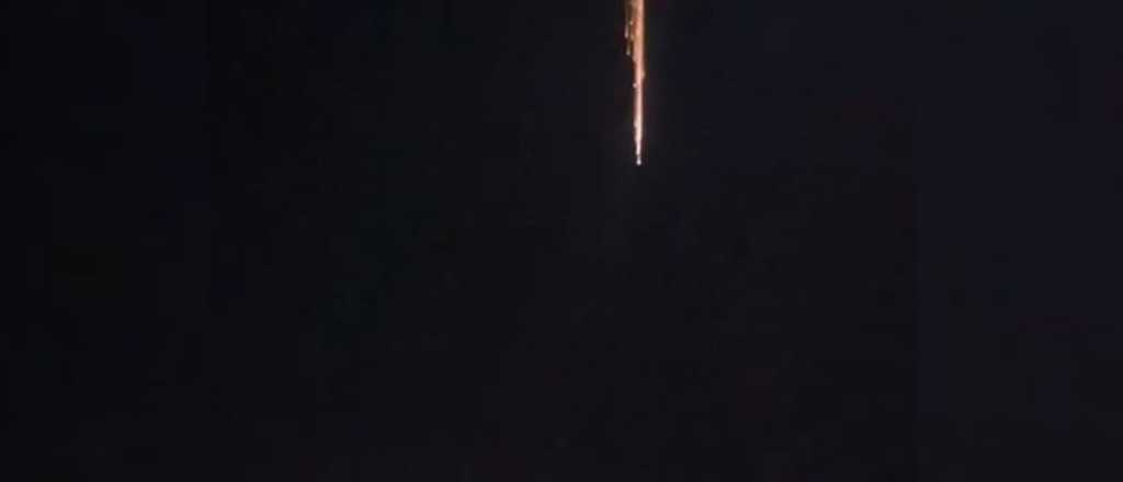 Impresionante: una gran estela de fuego ilumin&oacute; el cielo argentino