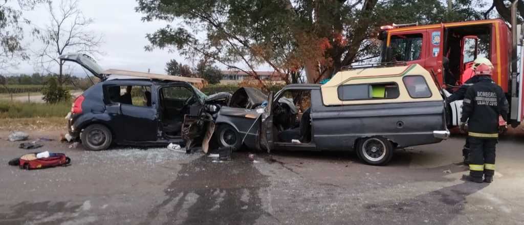 Tremendo choque frontal en Luj&aacute;n de Cuyo: un ni&ntilde;o herido