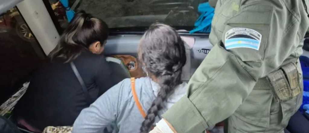 Dos mujeres viajaban en un micro a Mendoza con 156 c&aacute;psulas de droga