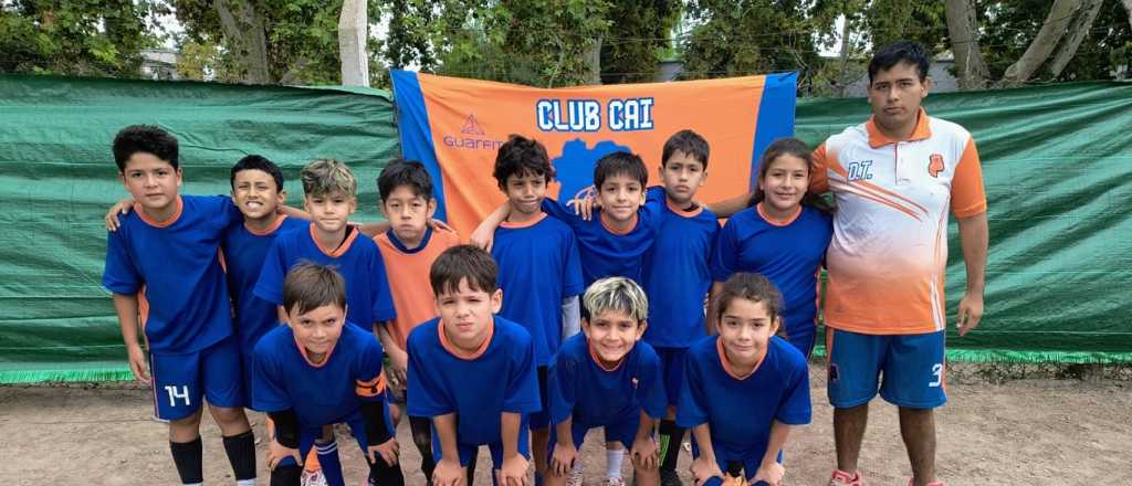 Escuelita de f&uacute;tbol de Las Heras busca sponsors para seguir creciendo