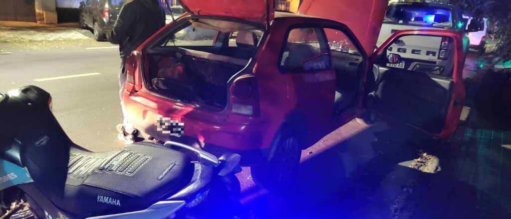 Video: detuvieron a dos hombres cuando robaban ruedas en la Quinta Secci&oacute;n