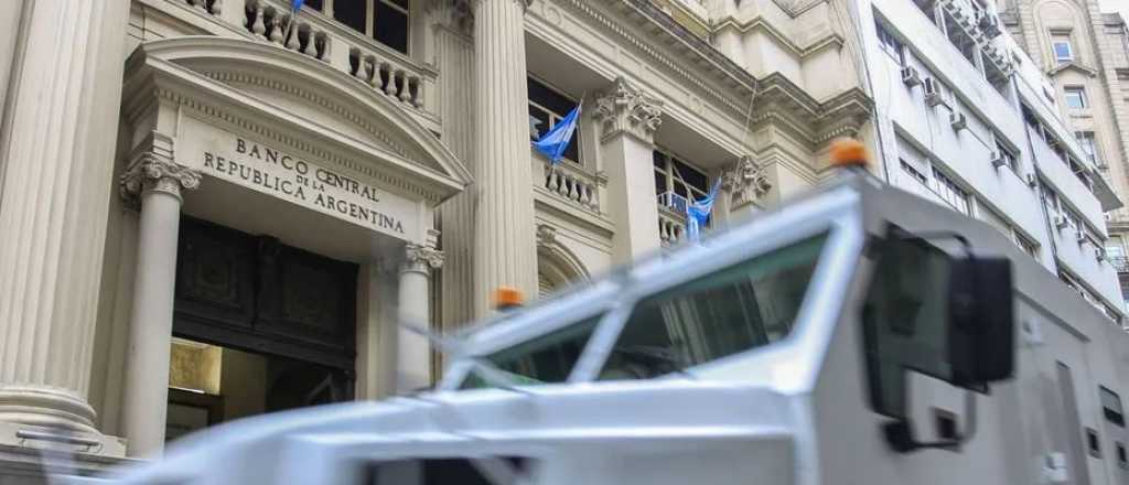 Compra r&eacute;cord de d&oacute;lares del BCRA: ya acumul&oacute; la mitad de la meta anual