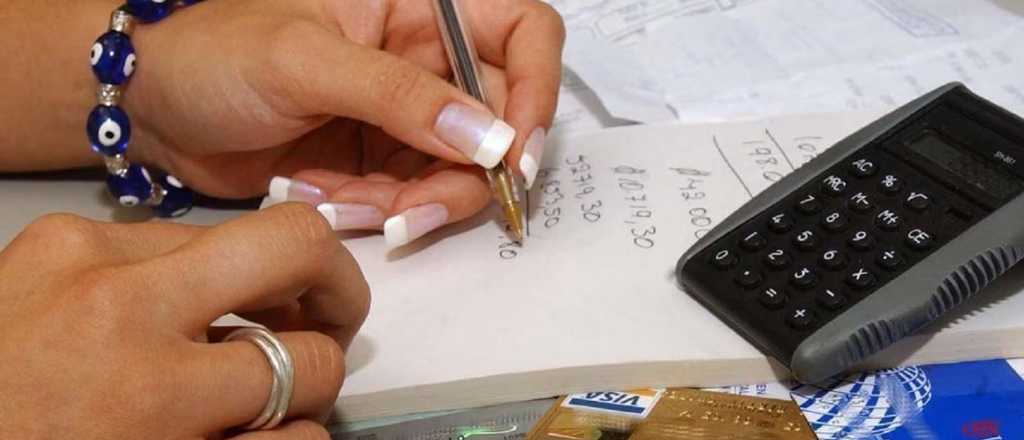 Endeudados: la mora de las familias argentinas es la más alta desde 2004