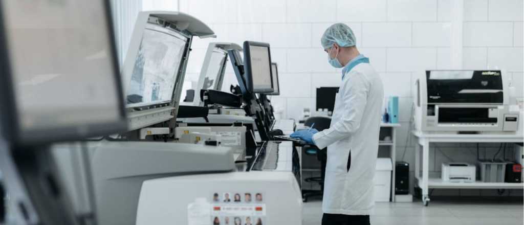 Inventaron una enfermedad y la IA la convirti&oacute; en real: experimento que alerta