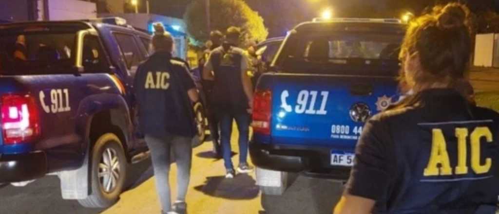 En Rosario, seis sicarios entraron a una casa y mataron a un hombre