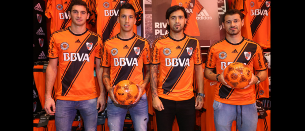 Con camiseta naranja y por la Copa, River buscará enderezar el rumbo